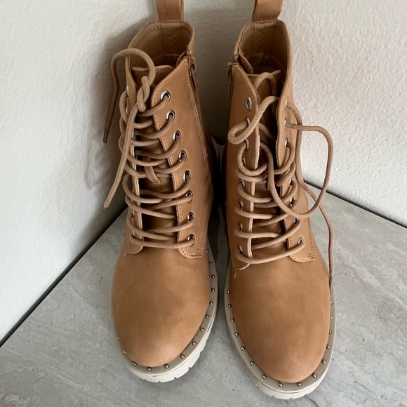 Dolce Vita Boots - Picture 4 of 10